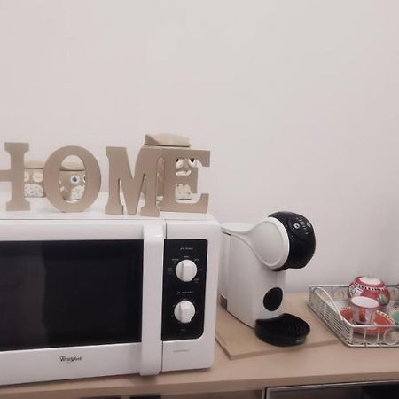 Real Family House Apartment เนเปิลส์ ภายนอก รูปภาพ