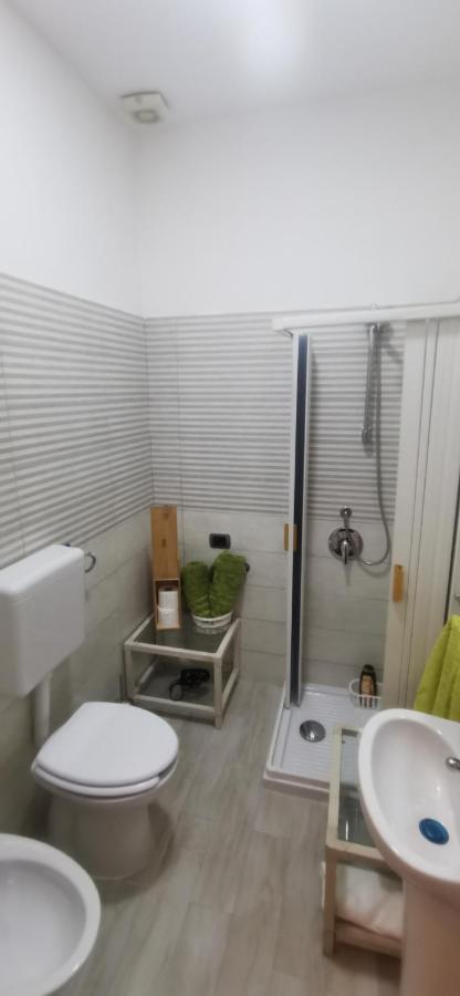 Real Family House Apartment เนเปิลส์ ภายนอก รูปภาพ