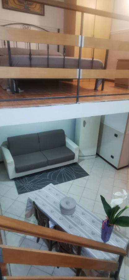 Real Family House Apartment เนเปิลส์ ภายนอก รูปภาพ