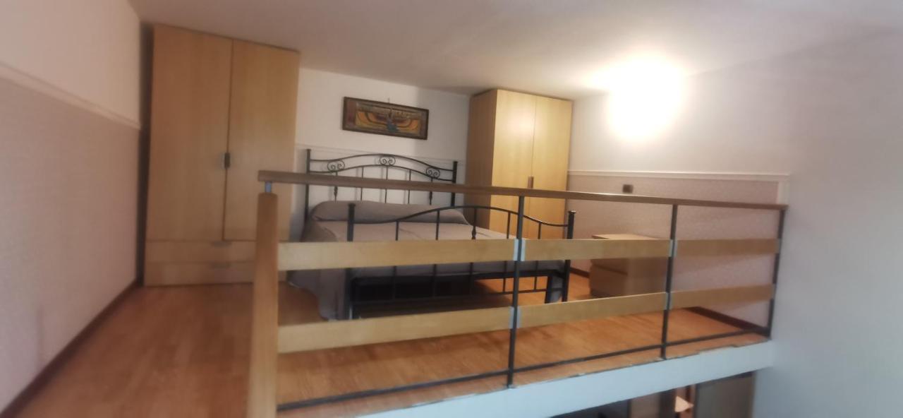 Real Family House Apartment เนเปิลส์ ภายนอก รูปภาพ
