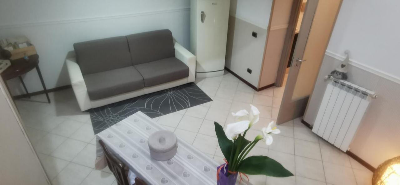 Real Family House Apartment เนเปิลส์ ภายนอก รูปภาพ